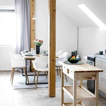 Egy Preshaz Tagas Tetotere Meses Kilatassal Ferienhaus Hegymagas