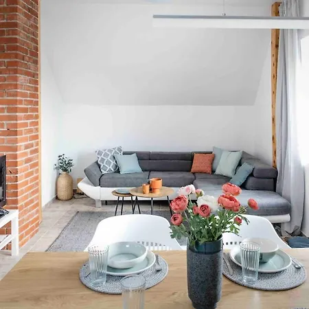 Egy Preshaz Tagas Tetotere Meses Kilatassal Ferienhaus *